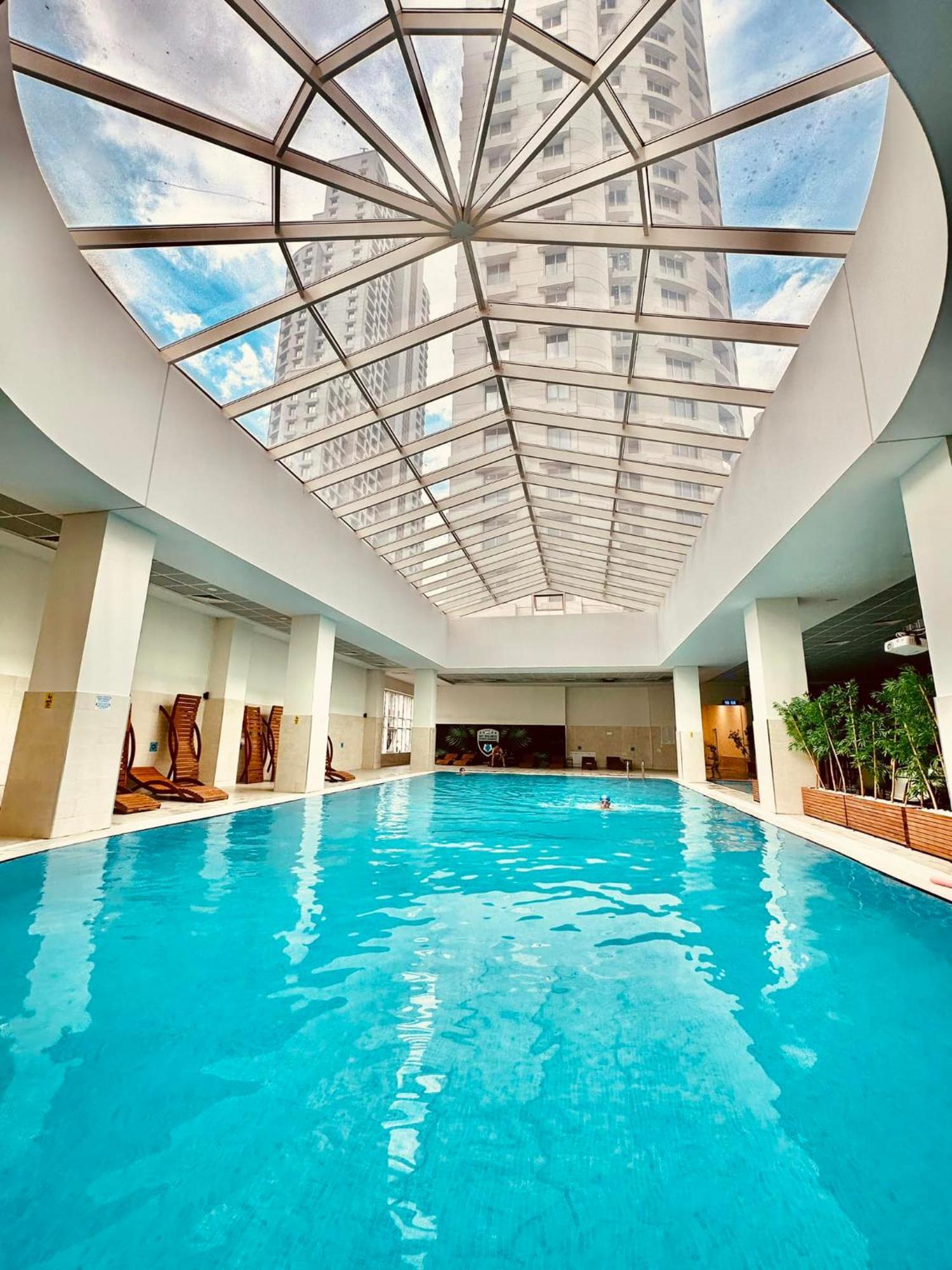 Luxury Condo On 18Th Floor With Pool, Fitness, Parking Included. Skopje Eksteriør bilde