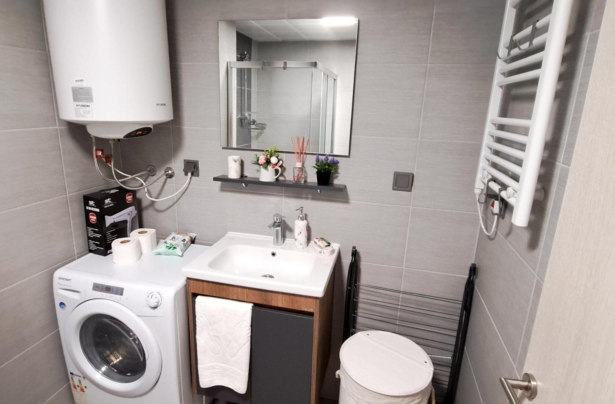 Luxury Condo On 18Th Floor With Pool, Fitness, Parking Included. Skopje Eksteriør bilde