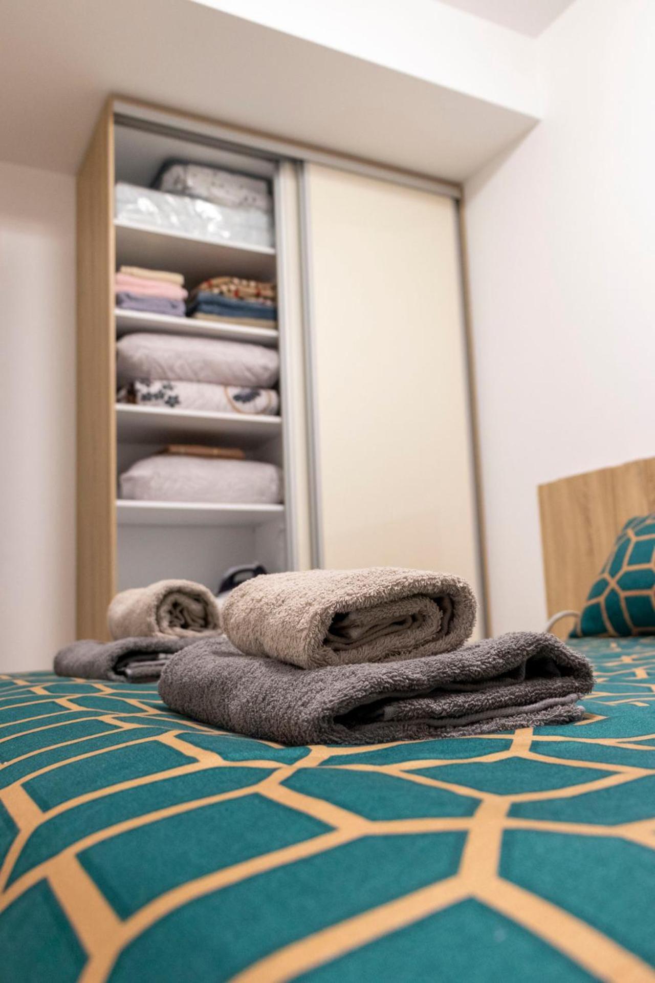 Luxury Condo On 18Th Floor With Pool, Fitness, Parking Included. Skopje Eksteriør bilde