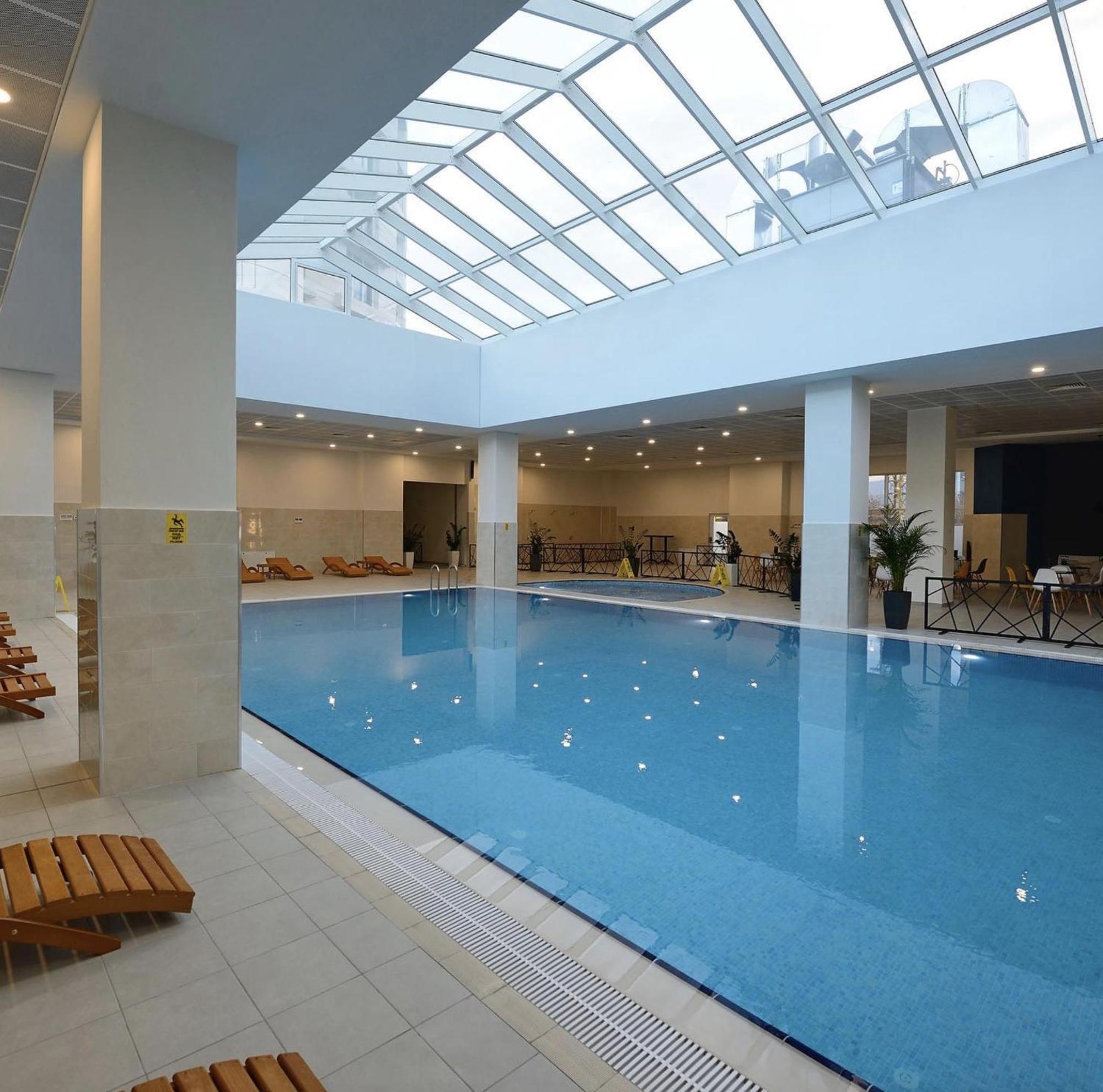 Luxury Condo On 18Th Floor With Pool, Fitness, Parking Included. Skopje Eksteriør bilde