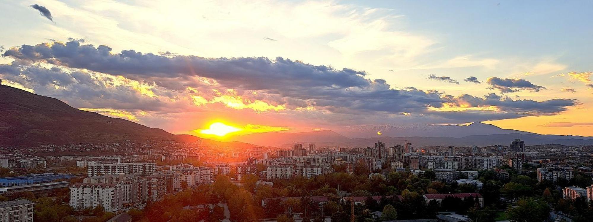 Luxury Condo On 18Th Floor With Pool, Fitness, Parking Included. Skopje Eksteriør bilde