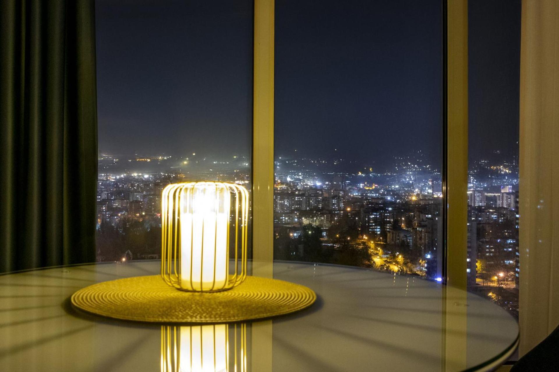 Luxury Condo On 18Th Floor With Pool, Fitness, Parking Included. Skopje Eksteriør bilde